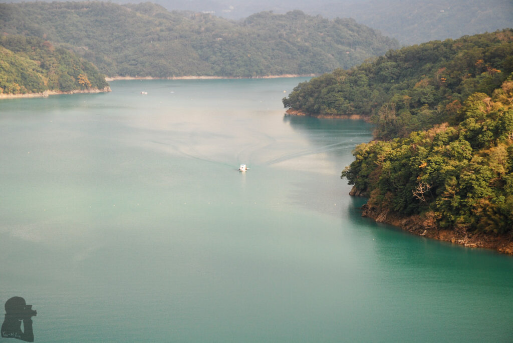 Shihmen Reservoir (石門水庫), Taoyuan, Sightseeing at a Green Water Shihmen Reservoir (石門水庫)