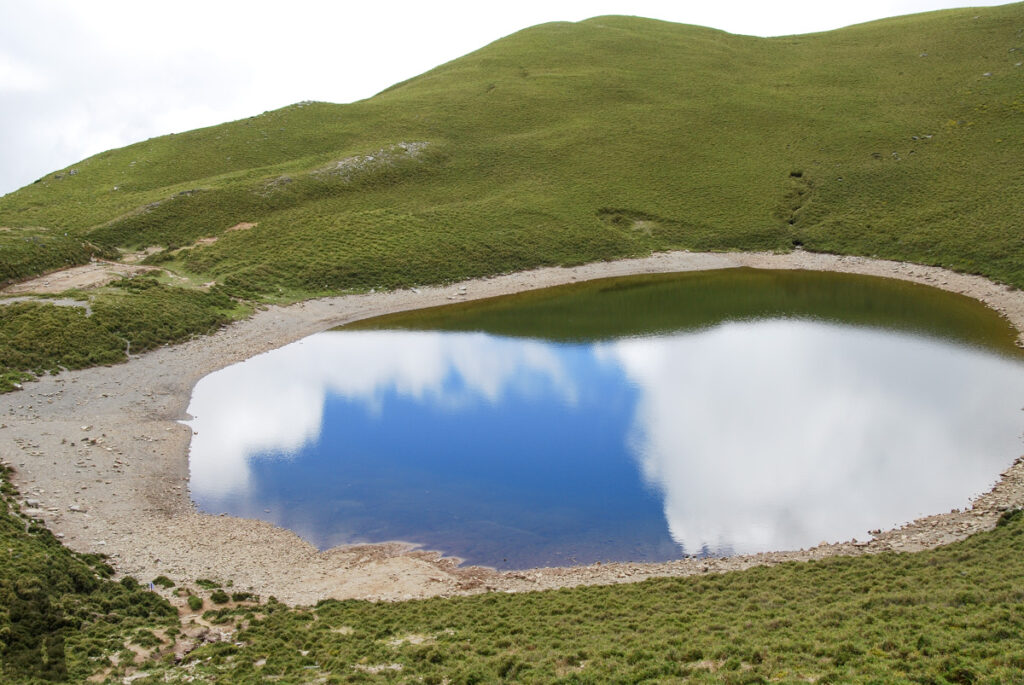 Sinkang Trail (新康橫斷), the Alpine Hike that Traverses Historic Events Jiaming Lake