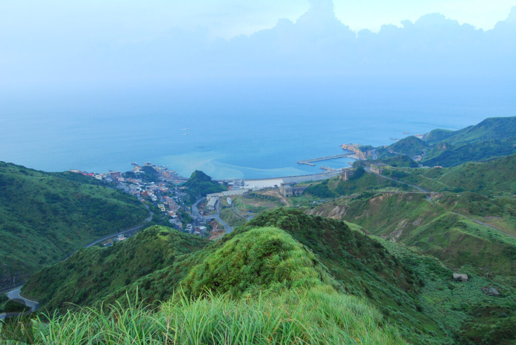 Teapot Mountain (茶壺山), Enjoy the Sweeping Vista of Jinguashi on a Popular Track Yinyang Sea (陰陽海)