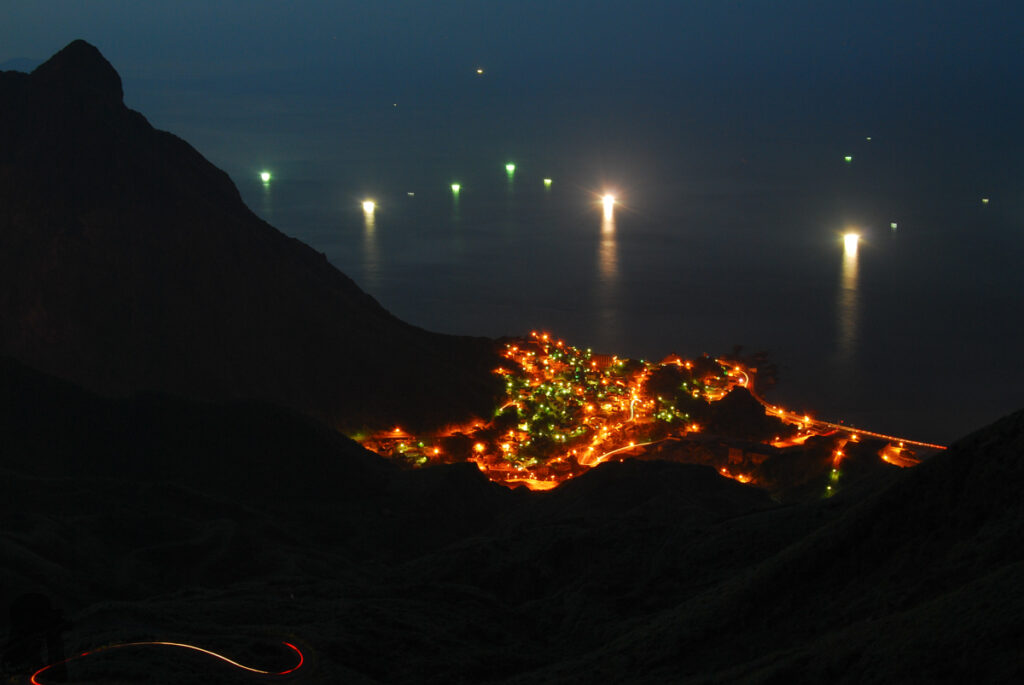 Teapot Mountain (茶壺山), Enjoy the Sweeping Vista of Jinguashi on a Popular Track ShuiNanDong (水湳洞)