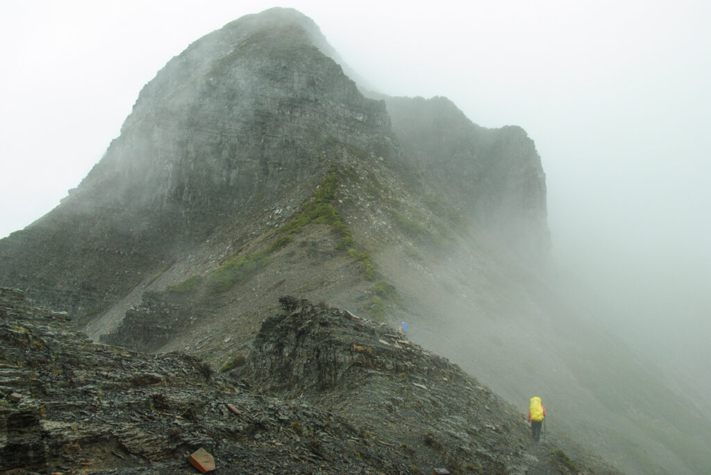 Xuejian Trail (雪劍縱走), Walking on a Prominent Ridge of Snow Mountain In front of the North Corner of Xueshan (雪山北稜角)
