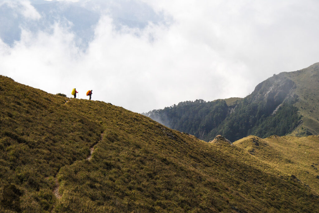 Xuejian Trail (雪劍縱走), Walking on a Prominent Ridge of Snow Mountain Xuejian Trail