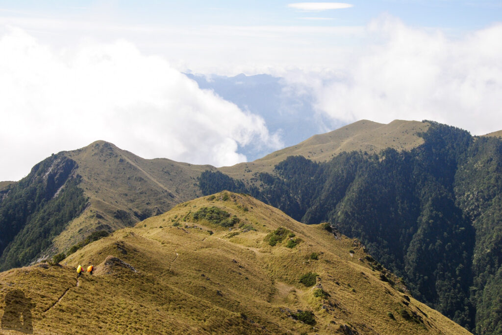 Xuejian Trail (雪劍縱走), Walking on a Prominent Ridge of Snow Mountain Xuejian Trail