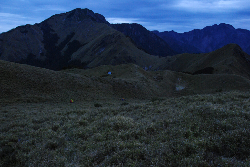 Xuejian Trail (雪劍縱走), Walking on a Prominent Ridge of Snow Mountain Departure from Youpolan campsite