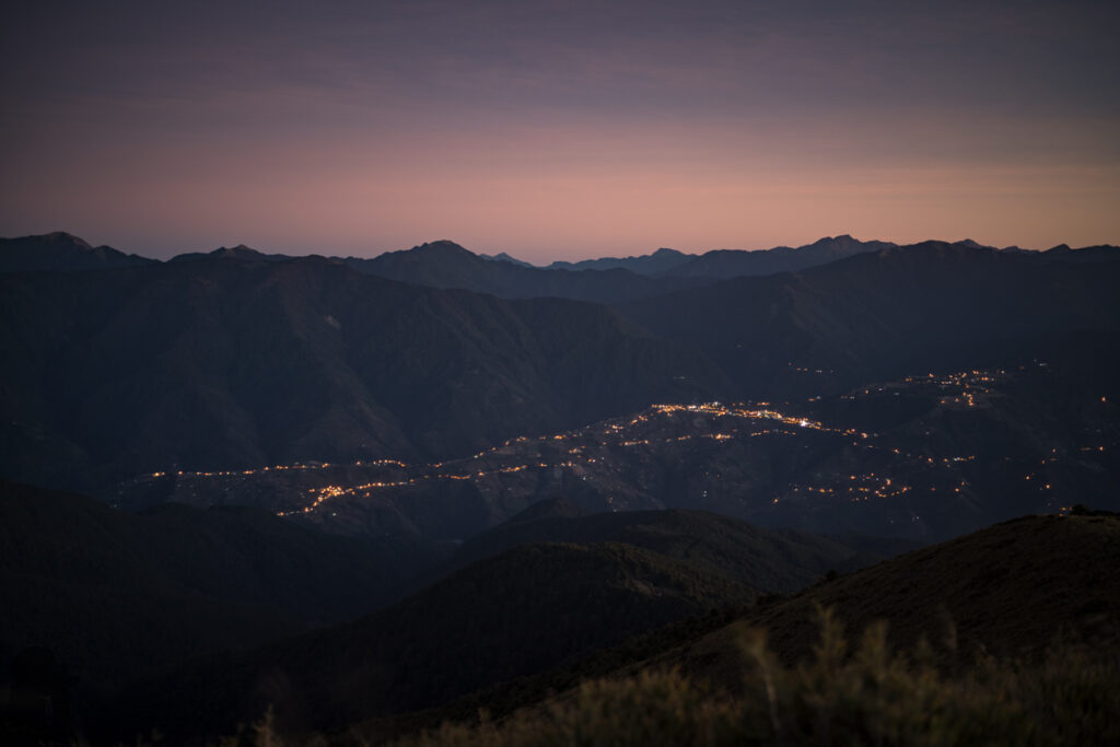 Xuejian Trail (雪劍縱走), Walking on a Prominent Ridge of Snow Mountain The city light from Lishan (梨山) and other villages along the highway