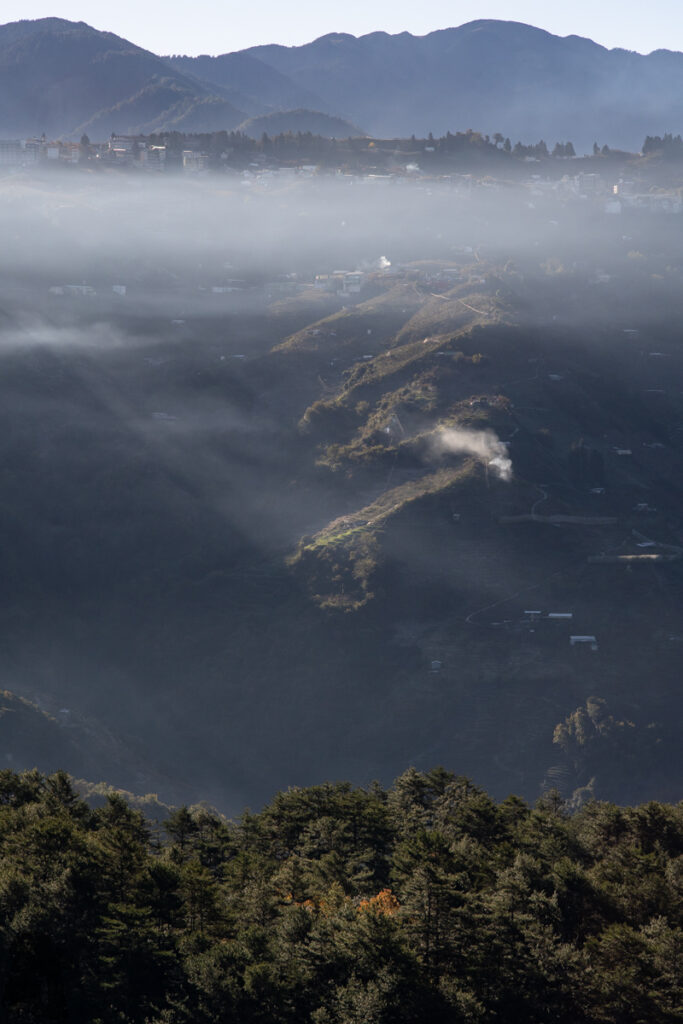 Xuejian Trail (雪劍縱走), Walking on a Prominent Ridge of Snow Mountain Lishan (梨山)