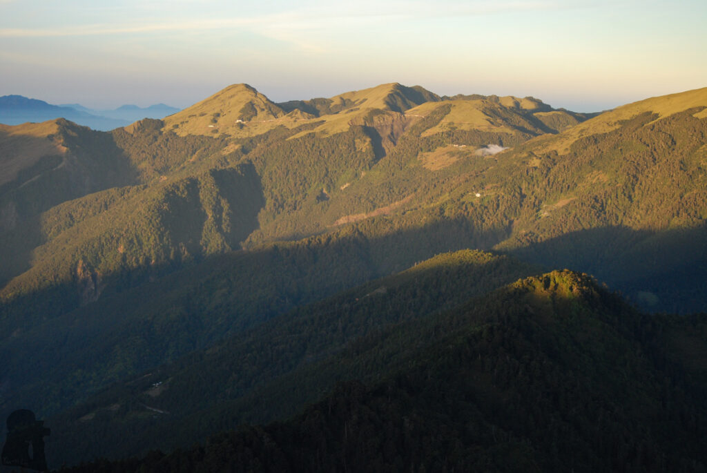 Mt. Bilu - Mt. Yangtou (畢祿羊頭), a Short Alpine Traverse above the Highway Peaks of Hehuanshan (合歡山)
