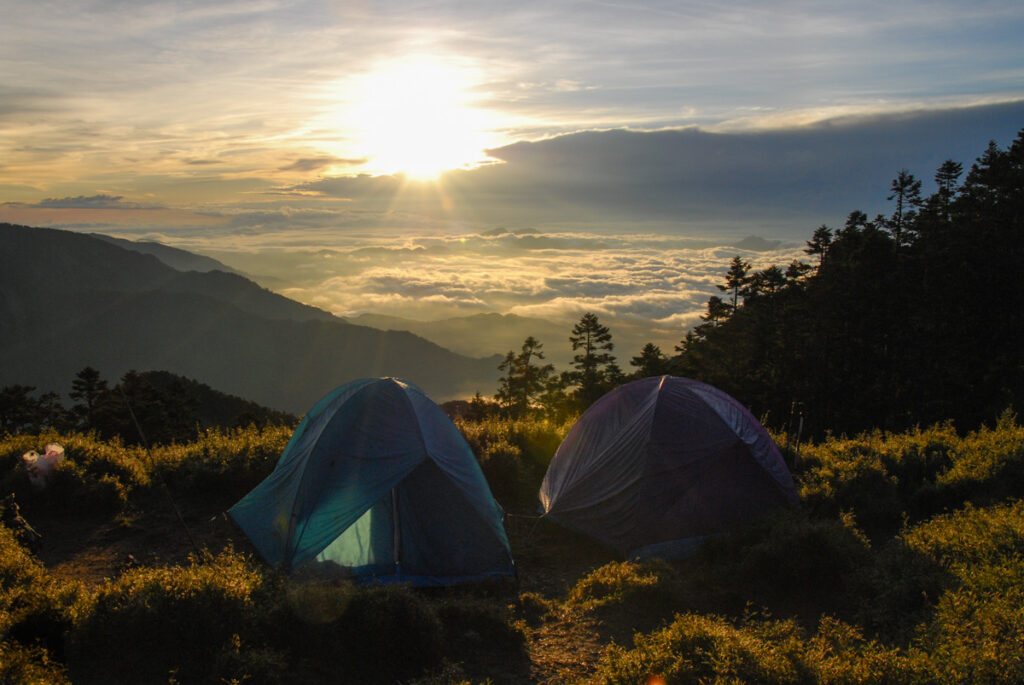 Mt. Bilu - Mt. Yangtou (畢祿羊頭), a Short Alpine Traverse above the Highway Bilushan Campsite on the ridge